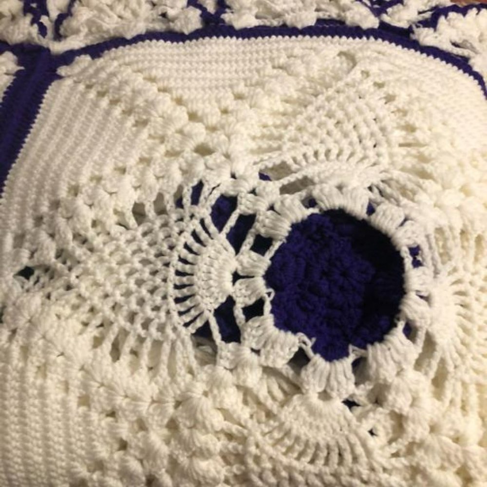 Bedsheet - Picture 4 of 5